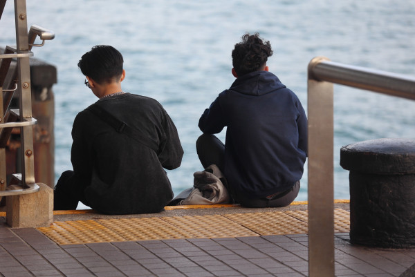 調查發現港人抑鬱指數見新高 近4成4青年受中度至重度抑鬱情緒影響