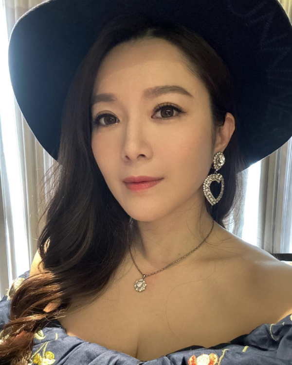 42歲前華姐冠軍親證離婚消息 揭已正式辦妥手續恢復單身！對感情事隨緣