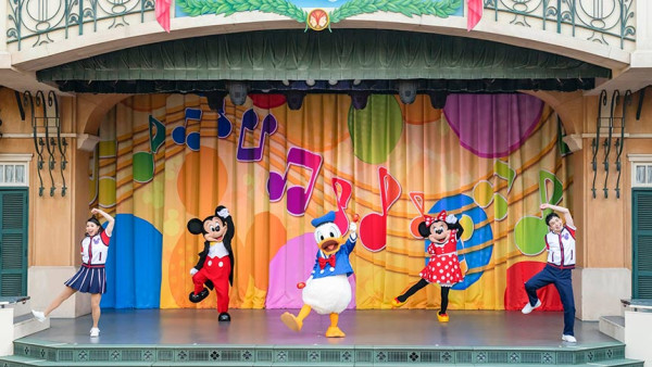 東京迪士尼樂園表演 米奇跳樂樂 同歡共舞（圖片來源：東京迪士尼樂園）