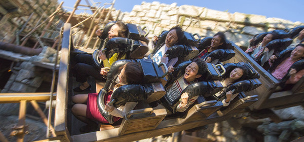 東京迪士尼海洋遊樂設施 忿怒雙神 (圖片來源:東京迪士尼海洋) 東京迪士尼海洋遊樂設施 忿怒雙神 (圖片來源:東京迪士尼海洋)