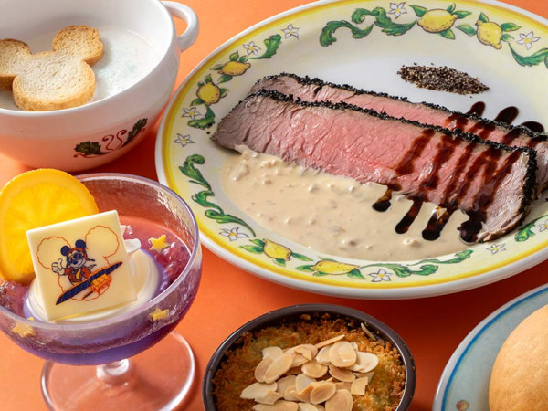 東京迪士尼海洋餐廳 (圖片來源:東京迪士尼海洋) 東京迪士尼海洋餐廳 (圖片來源:東京迪士尼海洋)