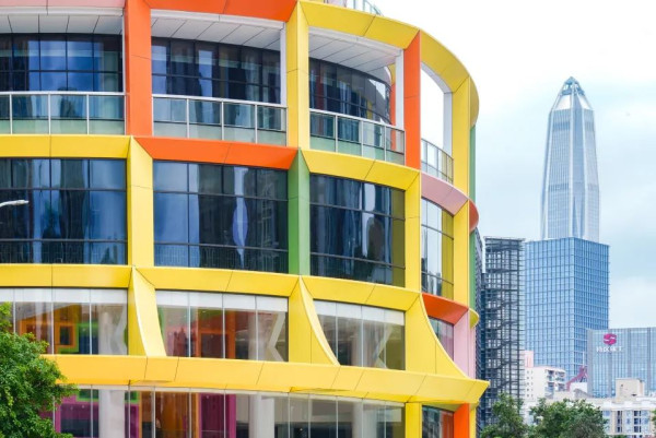 深圳憬居酒店｜地鐵直達全新彩虹色親子酒店！9大兒童主題房附波波池、攀爬網 