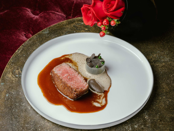 情人節撐精選枱腳熱點 肉肉豪華餐 / 復古圖書館餐廳 / 山頂紅磚屋拍拖