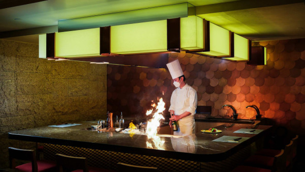 情人節撐精選枱腳熱點 肉肉豪華餐 / 復古圖書館餐廳 / 山頂紅磚屋拍拖