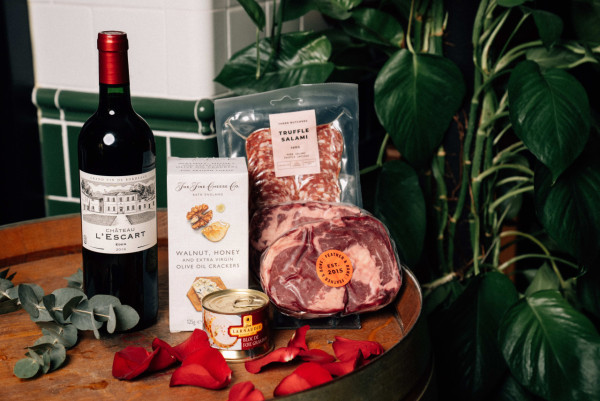 情人節撐精選枱腳熱點 肉肉豪華餐 / 復古圖書館餐廳 / 山頂紅磚屋拍拖