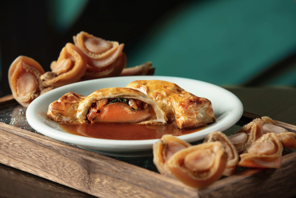 情人節撐精選枱腳熱點 肉肉豪華餐 / 復古圖書館餐廳 / 山頂紅磚屋拍拖