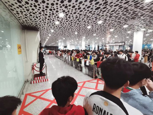 美斯日本｜國際邁阿密球隊抵達日本 美斯臉上重現笑容 