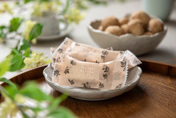 拜年送禮 Ideas（上） 12 件精選禮物：女王棉花糖 / 老字號蝦子麵 / 花俏口味蝴蝶酥