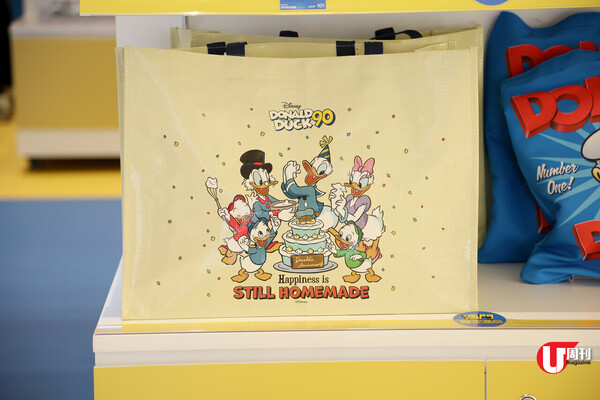 【澳門直擊】唐老鴨期間限定展  室內+户外影相區 / 大量獨家精品（有片） 