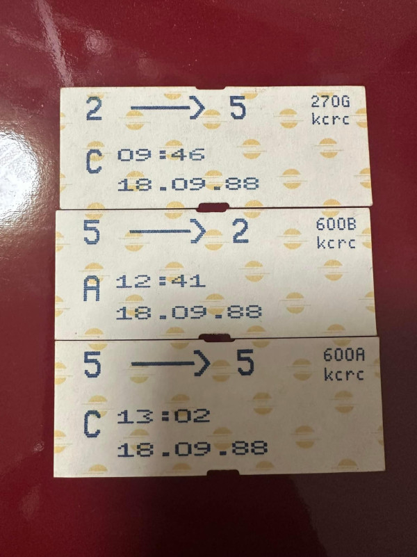 逾35年歷史輕鐵車票曝光！港人曬香港第一期輕鐵車票 市民見證首日通車