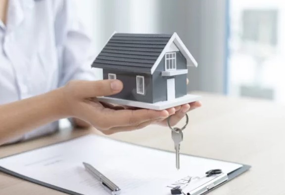 過年親戚問題|新年面對長輩拷問如何回答?教你幽默化解拜年尷尬!