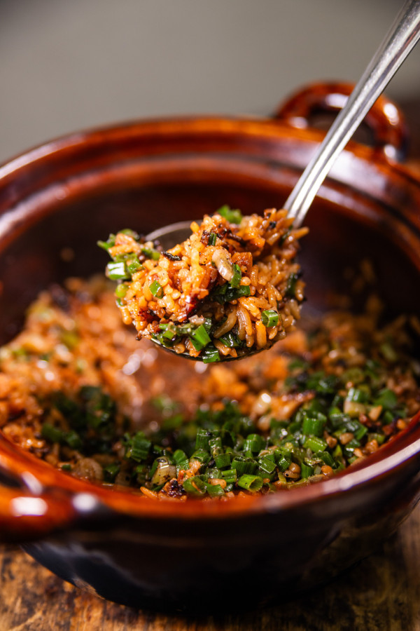 煲仔飯天花板！ 元朗車仔麵店最強出品 普洱茶煮香脆飯焦