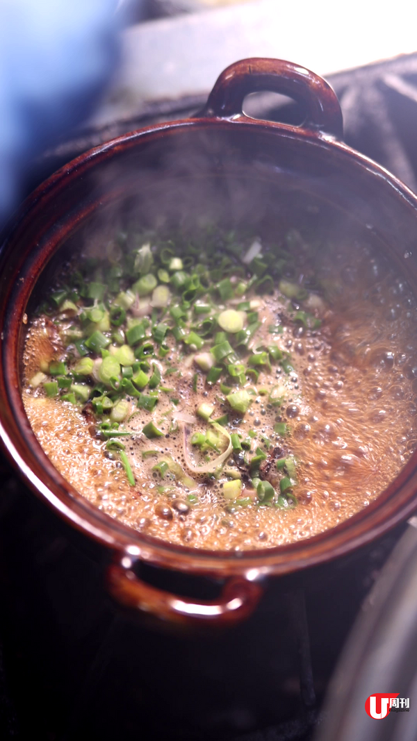 煲仔飯天花板！ 元朗車仔麵店最強出品 普洱茶煮香脆飯焦