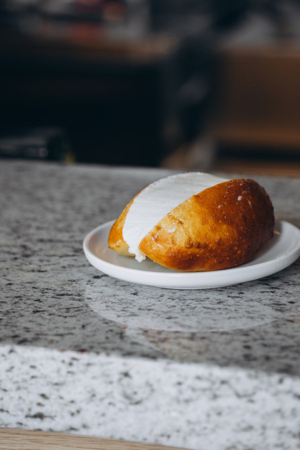 炮台山新開休閒風意式Cafe「Coffeelin」   忌廉包／烤八爪魚鬚／燴雞／蛋幼麵／雞尾酒