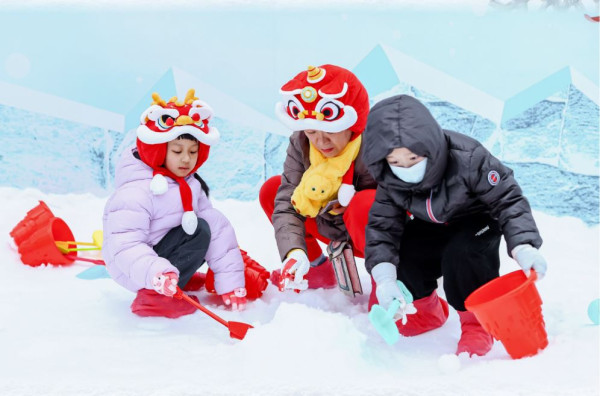 深圳冰雪節2024開鑼！戶外真雪場／10米長雪滑梯／3.5米高巨型雪人 