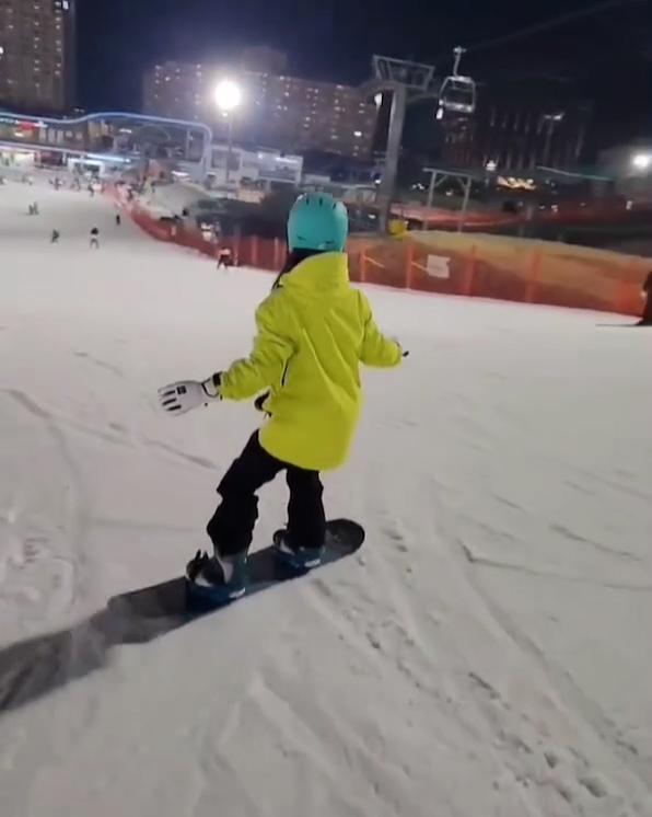 蔡依林首爾滑雪發生意外驚魂未定！IG曝光近況 激罕曬泳衣照騷S形曲線 