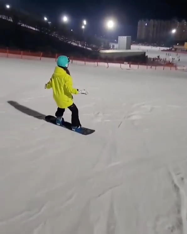 蔡依林首爾滑雪發生意外驚魂未定！IG曝光近況 激罕曬泳衣照騷S形曲線 