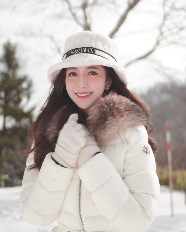 何依婷結婚一周年峇里結婚片段曝光！ 罕曬富二代老公正面相：期待我們一起變老 