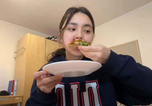 17歲「聲夢小花」大個女做學神！新年考車牌 淡定遊走新西蘭 