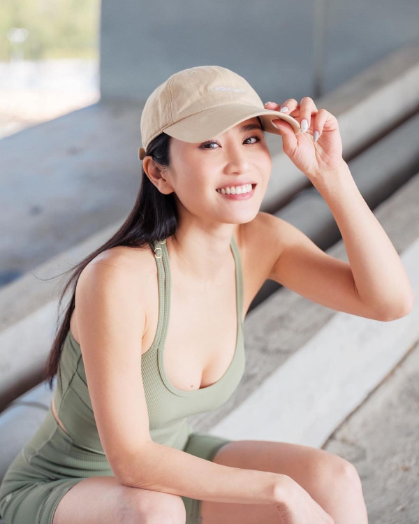 林芊妤Coffee北海道雪地拍片教跳健身操 網民批評多此一舉博出位