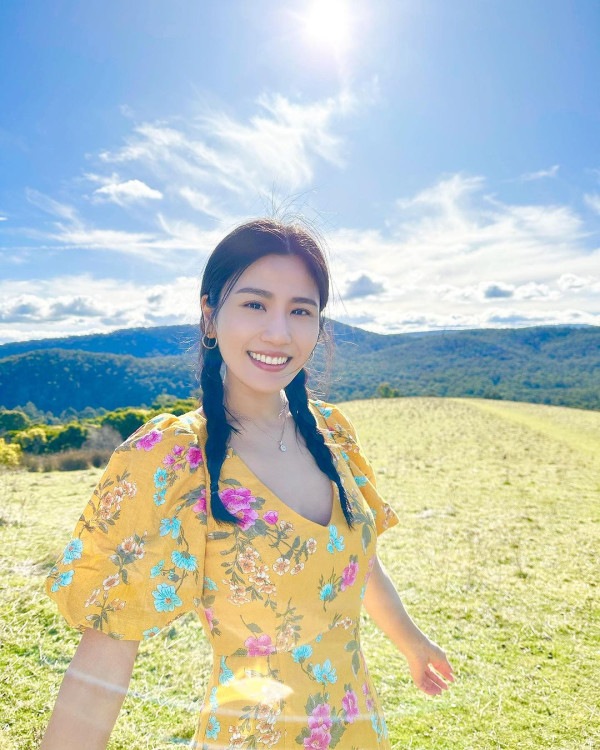 林芊妤Coffee北海道雪地拍片教跳健身操 網民批評多此一舉博出位