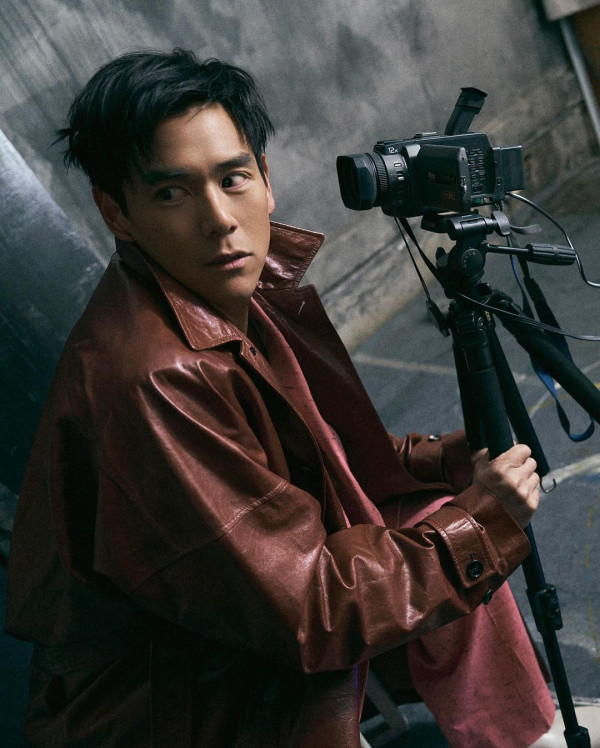 彭于晏爆與神秘女子同遊日本 私下互動曝光!網民興奮熱討:該戀愛了