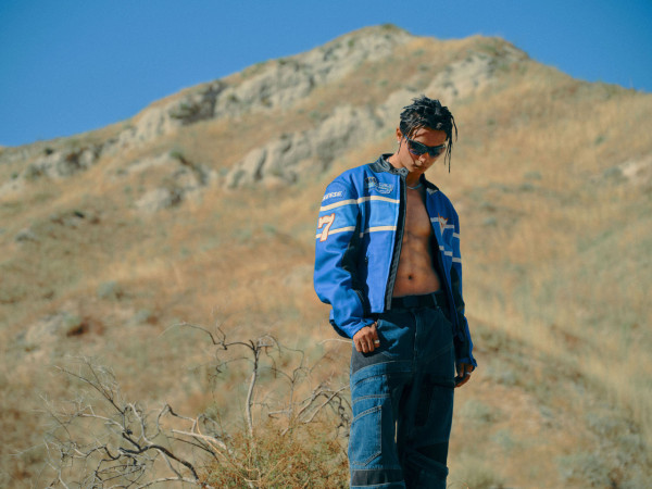 許廷鏗日本浸溫泉IG激罕露肉 死守胸前兩點！大騷結實背肌+眼神引誘粉絲 