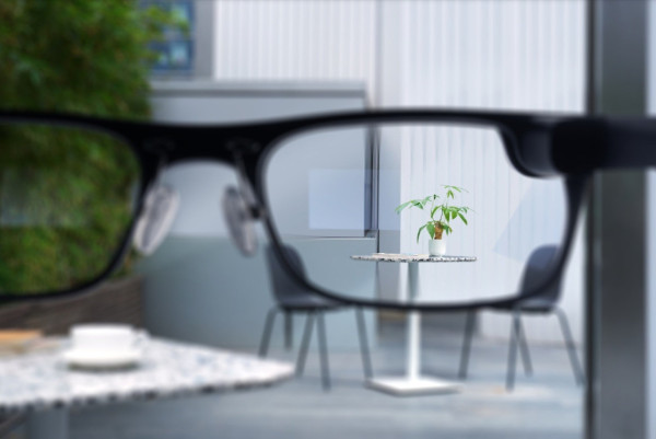 【MWC 2024】OPPO Air Glass 3 XR 科幻登場！透明屏幕注入 GPT AI