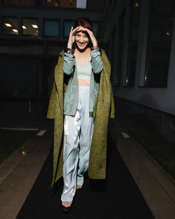 32歲三孩之母陳凱琳冒寒巴黎性感打卡 5度低溫騷美腿 愛靚唔愛命 