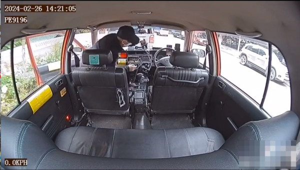 小偷光速洗劫的士30秒偷光財物 監控直擊司機上車後反應好心酸