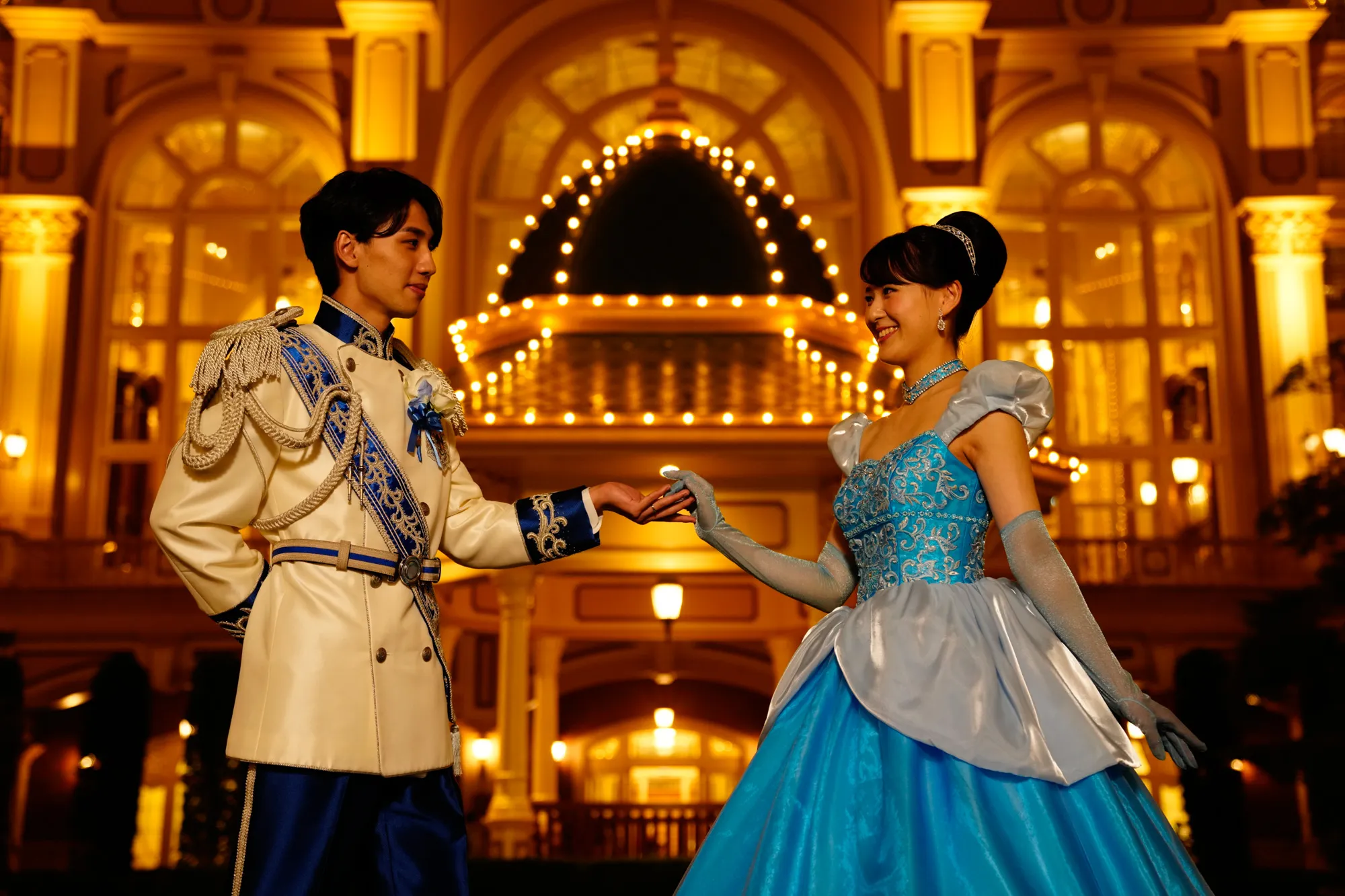 日本女生東京迪士尼天價童話婚禮！樂園城堡前花車巡遊！ 