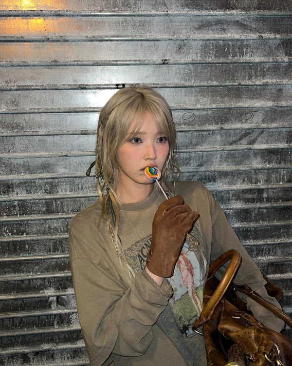 IU新劇濟州島油菜花田取景 劇照美如畫 以四季象徵人生階段蛻變 