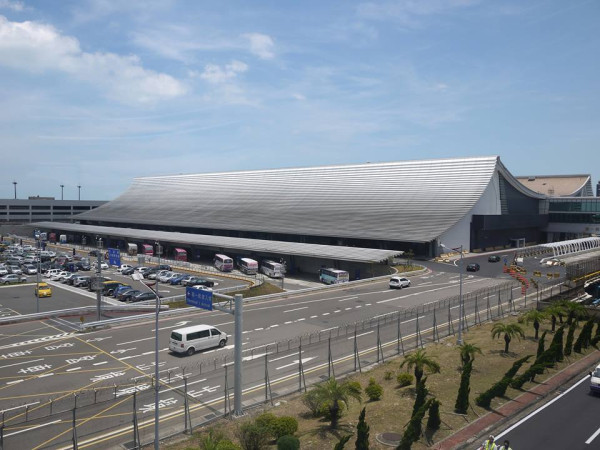訪台注意！台北桃園機場僅開放一跑道 航班延誤/轉飛 過萬旅客行程受阻 