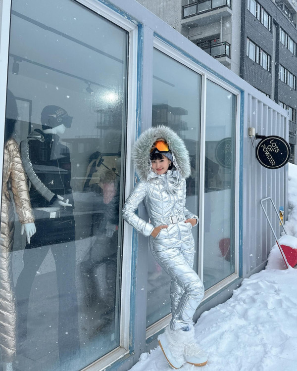 許廷鏗日本浸溫泉IG激罕露肉 死守胸前兩點！大騷結實背肌+眼神引誘粉絲 