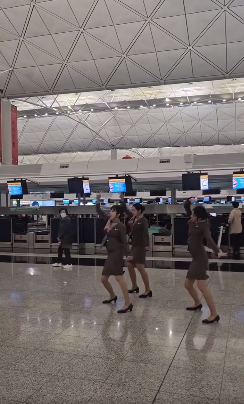 韓亞空姐香港機場大跳女團舞 獲網民讚超優秀 懷疑真相係咁？ 