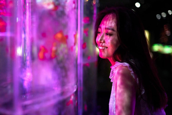 東京銀座藝術水族館推出春季企劃展 夢幻打卡位!結合櫻花+金魚元素