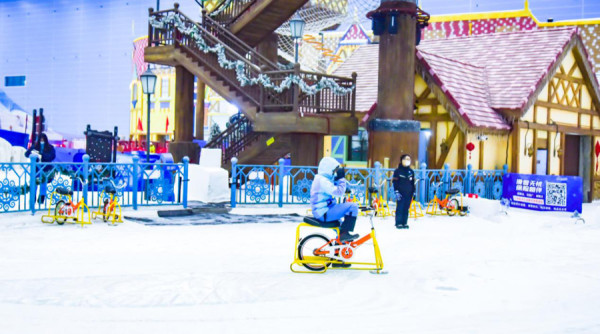 冰上自行車（圖片來源：廣州融創樂園官方網站）