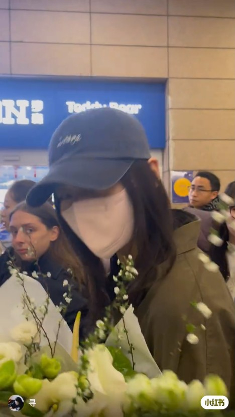 42歲全智賢素顏神情憔悴！粉絲上海機場捕捉真實狀態！ 