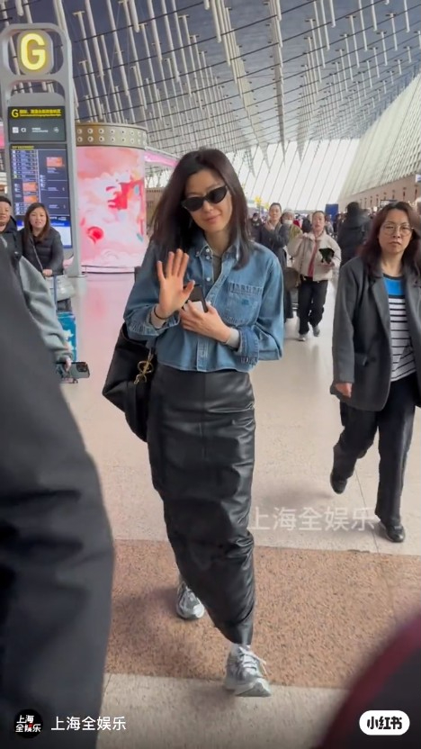 42歲全智賢素顏神情憔悴！粉絲上海機場捕捉真實狀態！ 