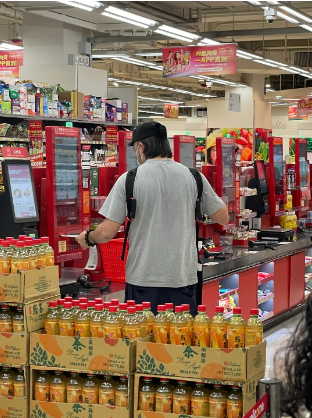 網友偶遇張致恒超市入貨 眼利發現1個細節疑脫財困？