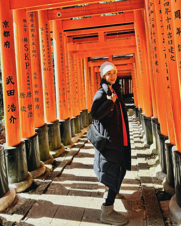 黃心穎訪日本京都生仔聖地 肚凸凸疑似有喜? 