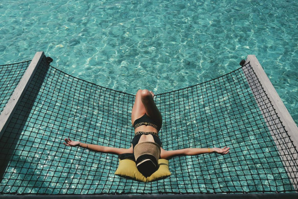 黃心穎訪日本京都生仔聖地 肚凸凸疑似有喜? 