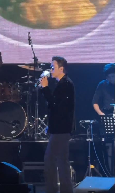 馬德鐘父子遊佛山被網友巧遇 兒子馬在驤外貌再成焦點 被嘲反似老竇 