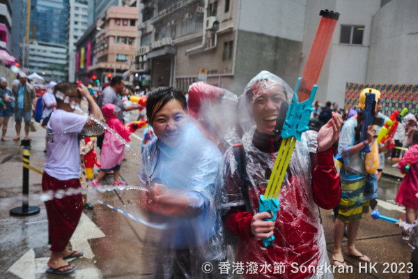 香港潑水節2024 | 4月一連5日！免費玩街頭水戰/古色巡遊