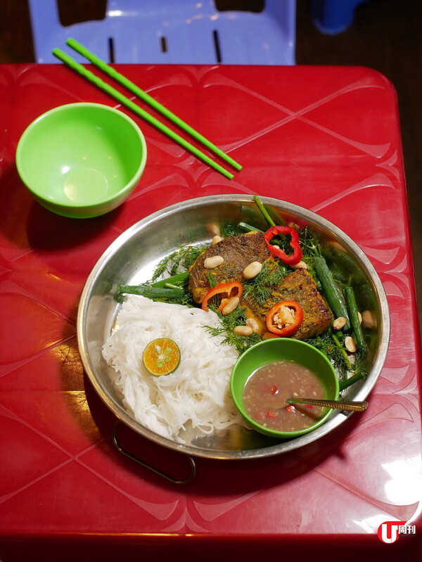 最新出爐米芝蓮推介越南路邊攤小店 Ăn Chơi  香港少見！蟹肉木薯湯麵 / 黃油甜蝸牛 