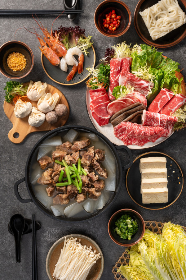旺角火鍋專門店canton pot推出唱K火鍋體驗     酸菜魚／麻辣鴨血／海鮮／牛魔皇