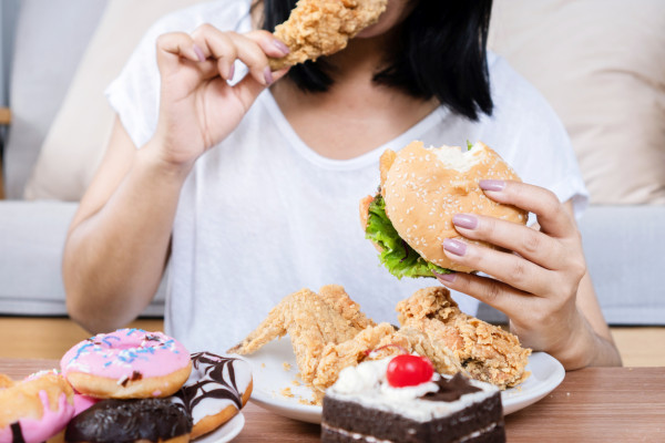 暗粒成因5：不良飲食習慣