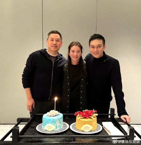 52歲港姐冠軍凍齡淡妝造型秒殺內地網紅  網民笑指有如蛇精超嚇人！ 