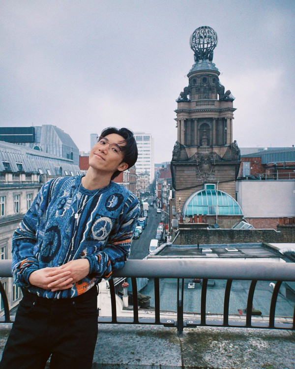 MIRROR巡迴演唱會2萬人逼爆英國站完場慶功!姜濤AL街頭狂奔難掩興奮