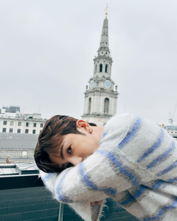 MIRROR巡迴演唱會2萬人逼爆英國站完場慶功!姜濤AL街頭狂奔難掩興奮